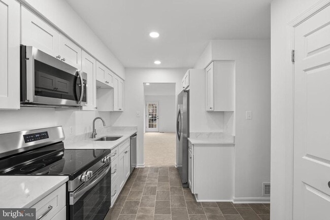 Photo - 119 E Main St