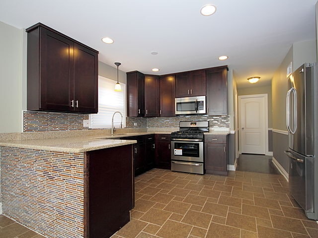 Photo - 495 Paxton Ave