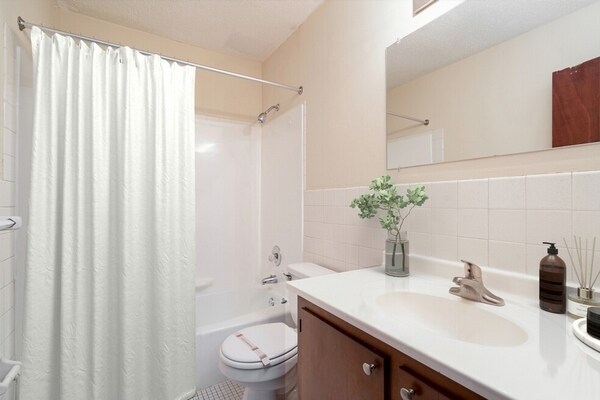 Boulder Court Apartments