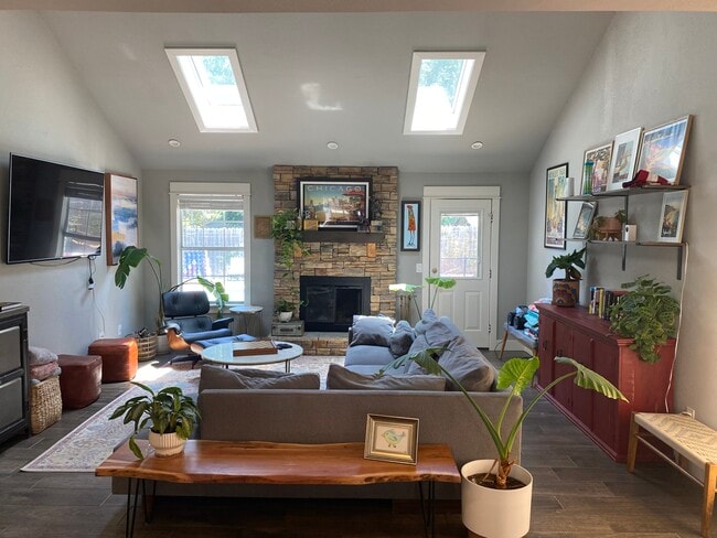 Photo - 1613 S 26th Pl