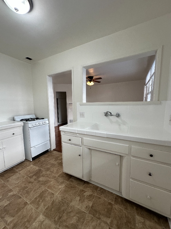 Photo - 1737 N Sycamore Ave Unit 117