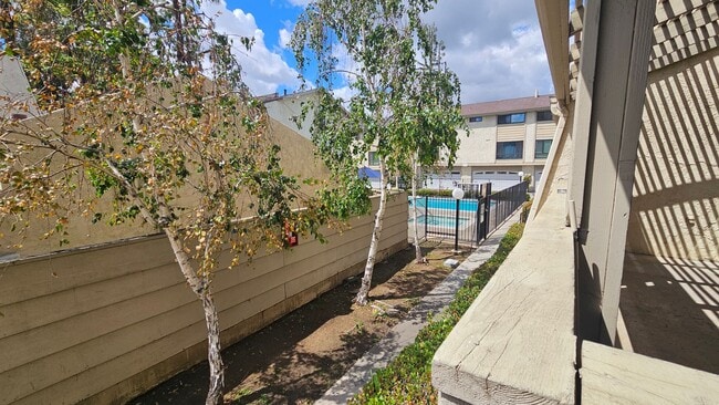 Building Photo - 1139 W Badillo St