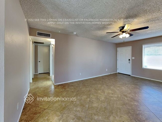 Photo - 2933 W Grovers Ave
