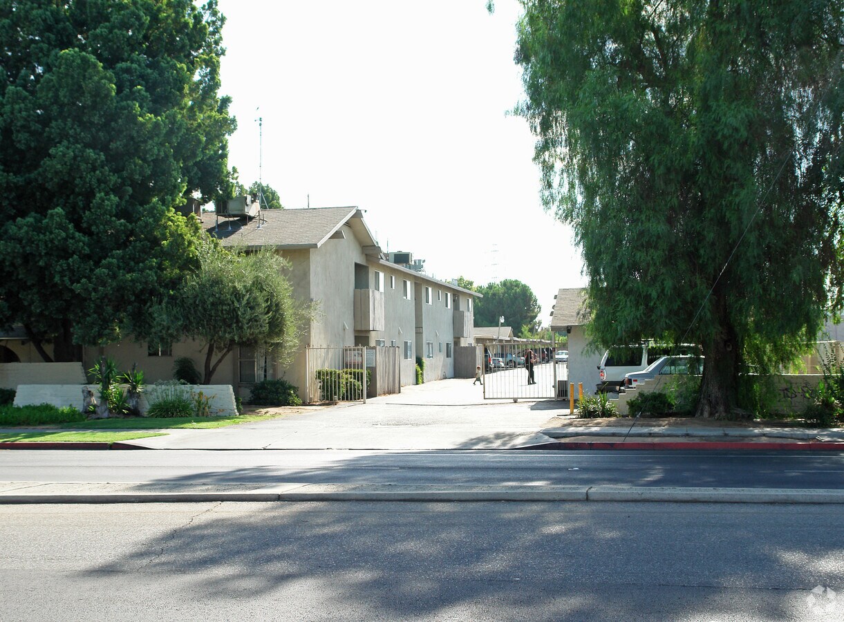 Las Flores Apartments - Las Flores Apartments
