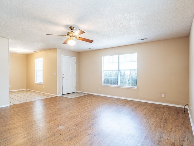 Photo - 306 Parkcrest Dr
