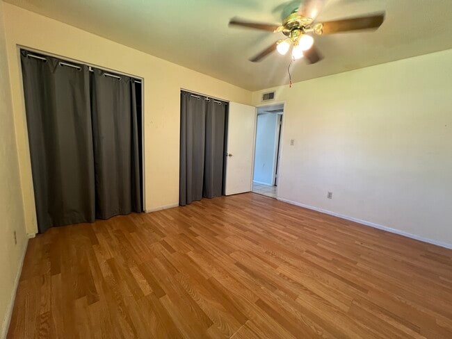 Photo - 2015 W Berridge Ln Unit A