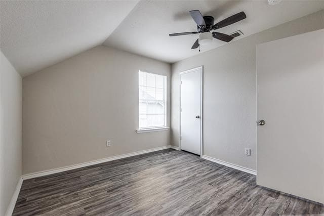 Photo - 321 Queens Ct S