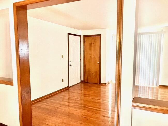 Building Photo - 6878 Nickis Ln Unit ABCD Rental