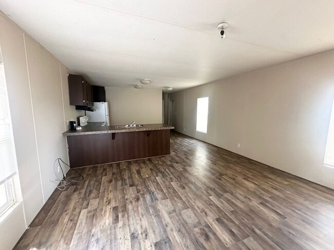 Photo - 2001 W Loop 304