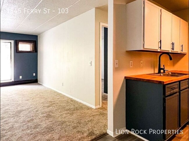 Building Photo - 1845 Ferry St Unit 103 Rental