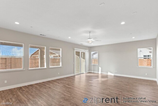 Photo - 4 br, 3.5 bath House - 2423 Paramount Ln, ...