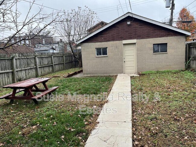 Photo - 736 Dover Pl Unit 1 F