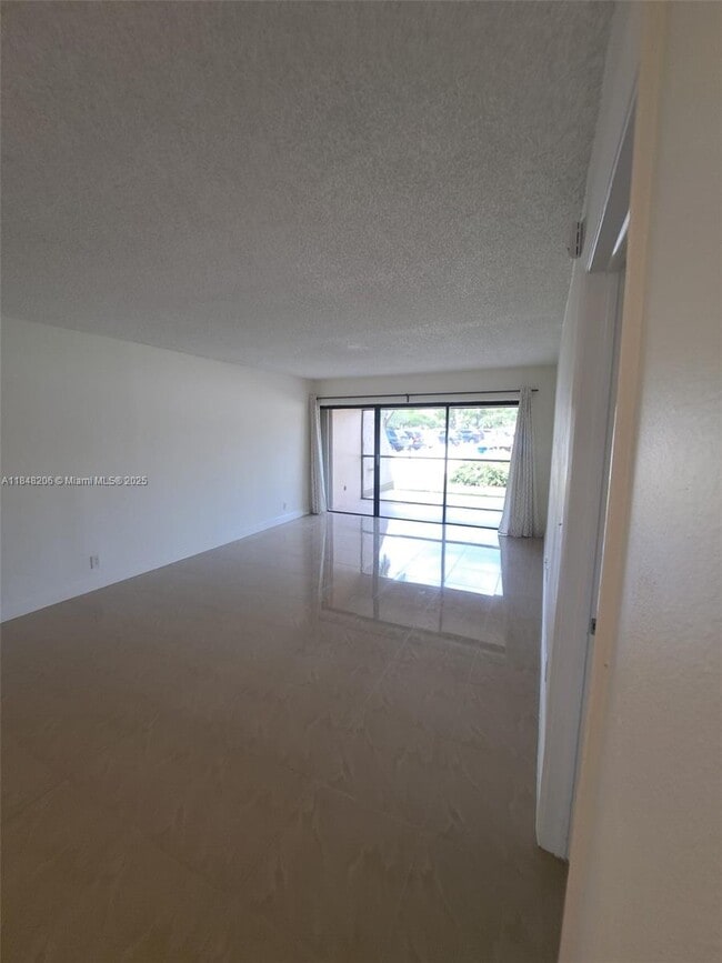 Photo - 240 Lakeview Dr Unit 106