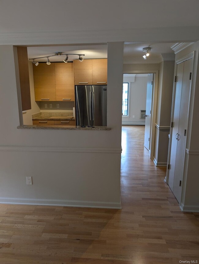 Photo - 1155 Warburton Ave