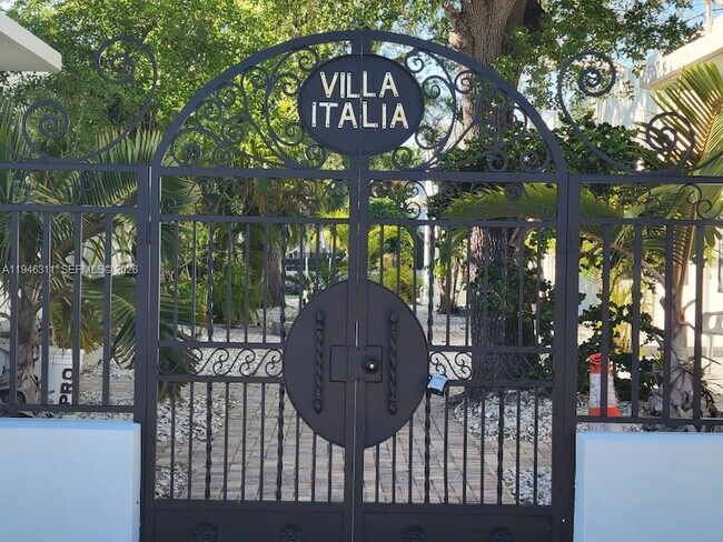 Photo - 1735 Calais Dr Unit 4