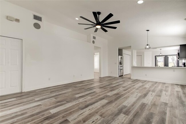 Photo - 6032 Lanshire Dr