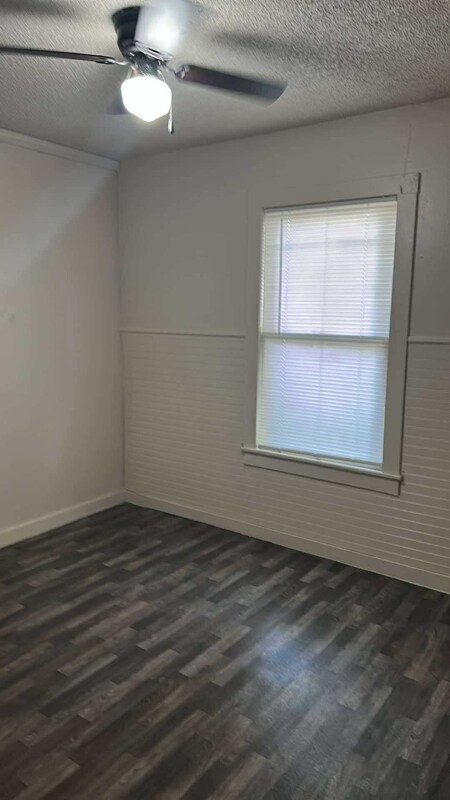 Photo - 410 Franklin Blvd