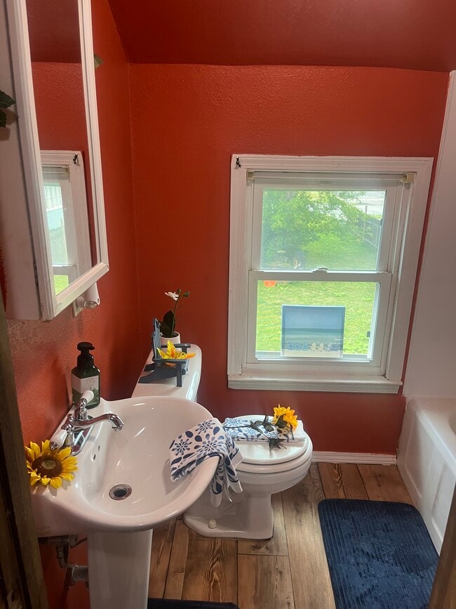 Photo - 920 W Washington St