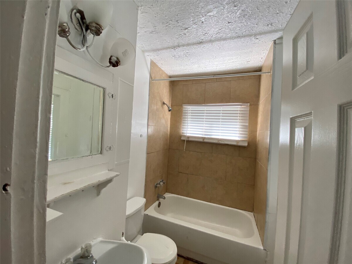 Photo - 109 Bryan St Unit 04