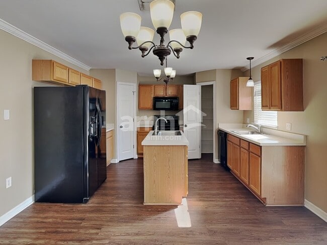 Photo - 10407 Fly Fishing St