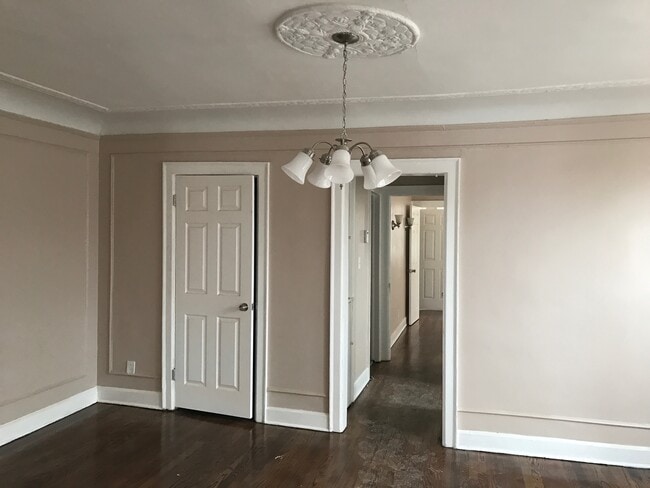 Photo - 3235 W Grand St