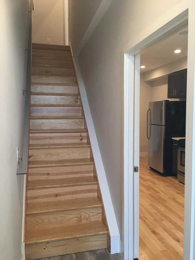 Building Photo - 4239 Haverford Ave Unit 2 Rental
