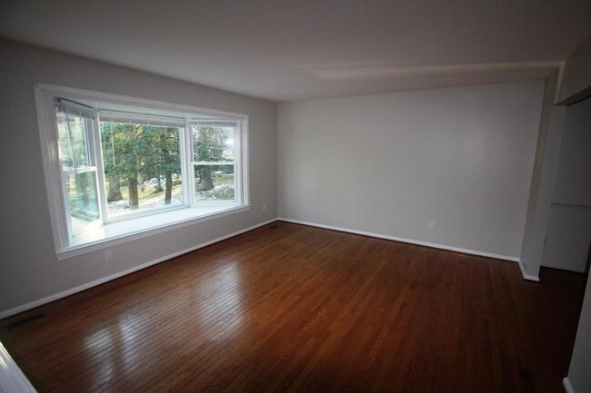 Photo - 9944 Murnane St