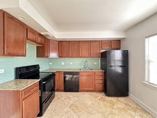 Photo - 7630.5 N Milwaukee Ave Unit B4