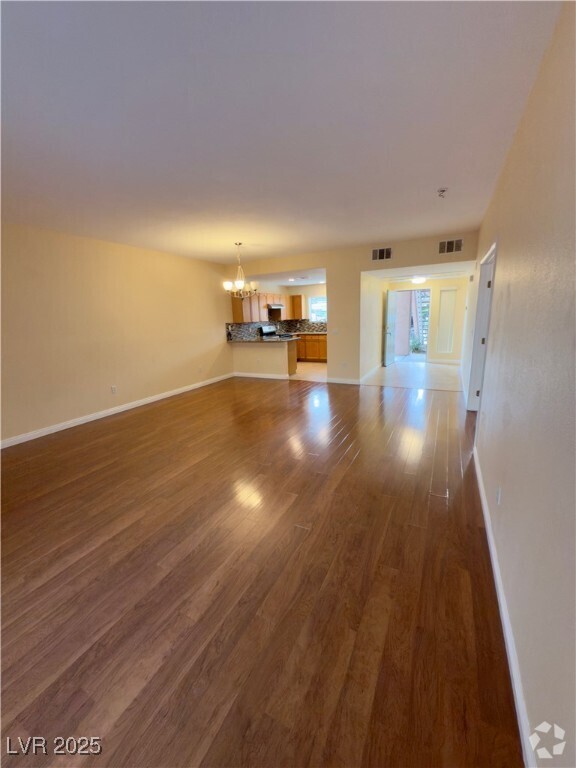 Building Photo - 352 Amber Pine St Unit 103 Rental