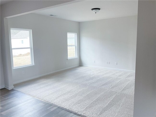 Photo - 627 Mountaintop Rd SW