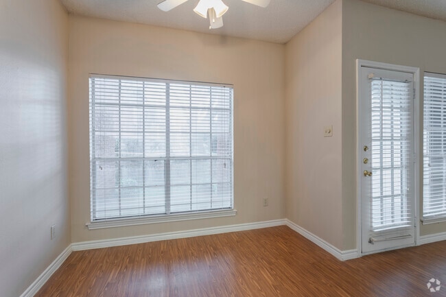 1BR, 1BA - 757SF A1 - Dining Area - The Lochley