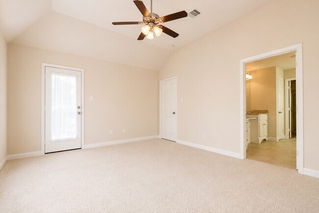 Photo - 5324 Nett St