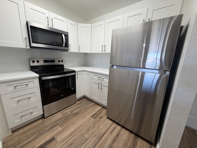 Photo - ANNUAL RENTAL - KEY ROYAL CONDO -THIRD FLOOR- 2 BED-1 BATH