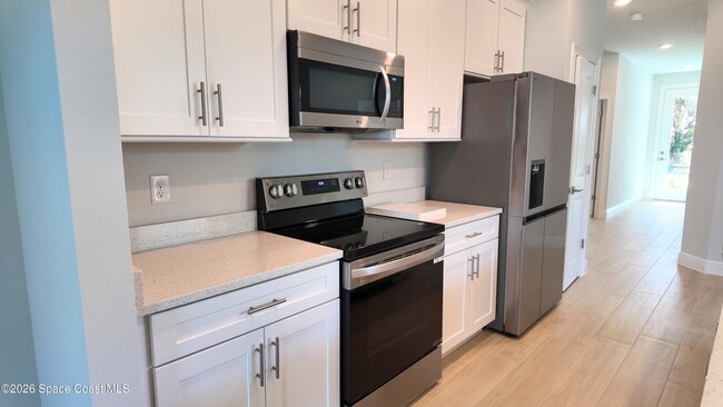 Photo - 406 Grove Ln