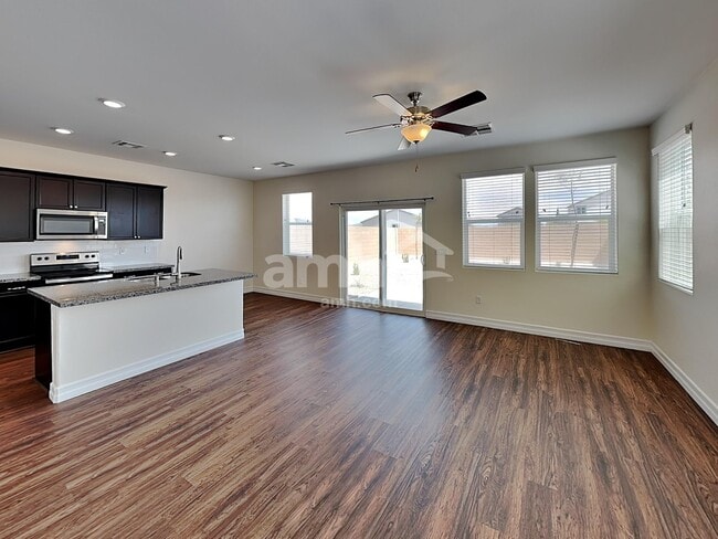 Photo - 5804 Petronius St