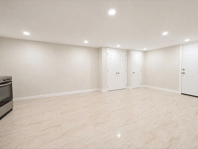 1121 Lenox Rd Unit Bsmt