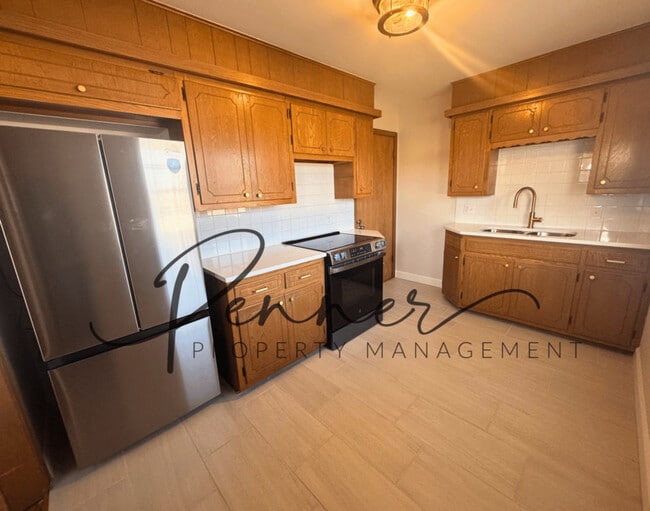 Photo - 807 NE Magellan Ave