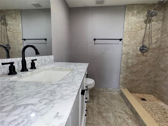 Photo - 4222 Inverrary Blvd Unidad 4702