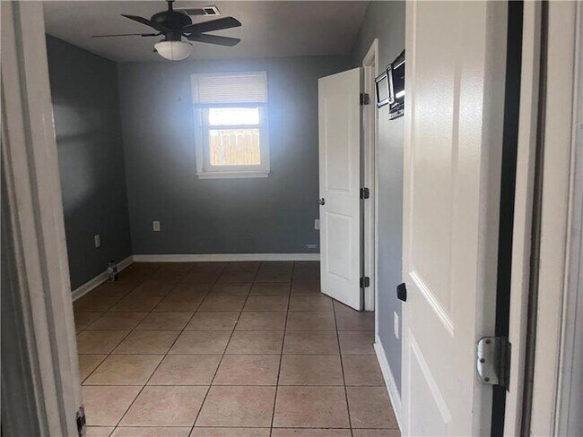 Photo - 7500 Symmes Ave