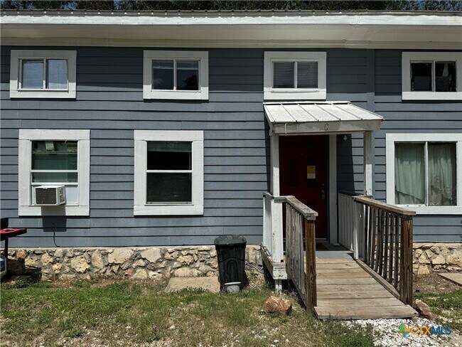 Photo - 1108 W McCarty Ln