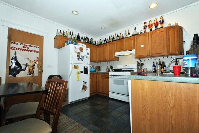 Photo - 4bed / 1bath on Pratt St in Allston for 9/1/2026 - $5000