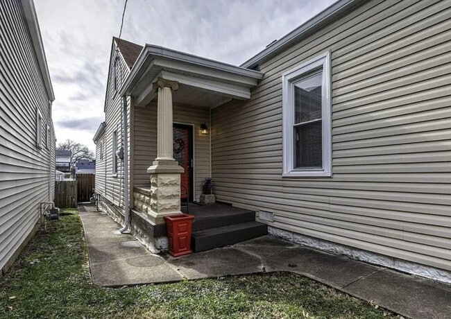 Photo - 1102 Lydia St