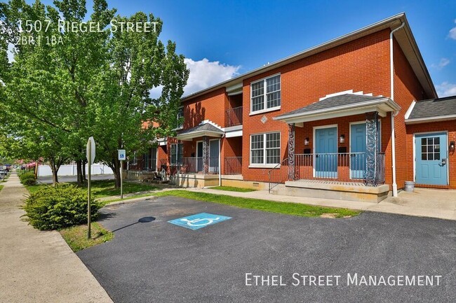 Building Photo - 1507 Riegel St