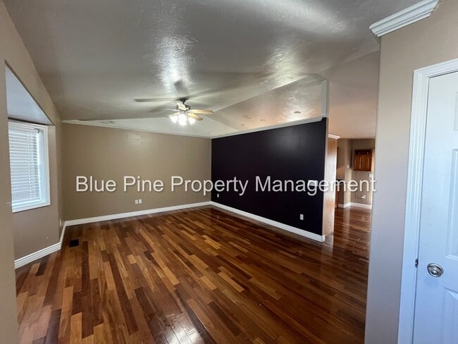 Photo - 3084 Madeline Dr