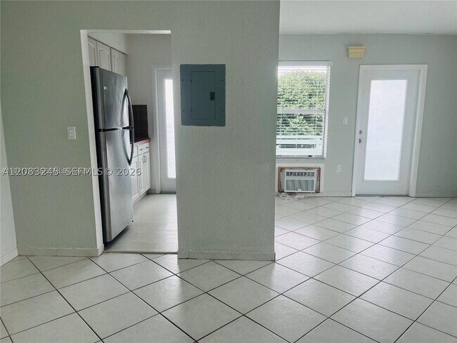 7725 Carlyle Ave Unit 7