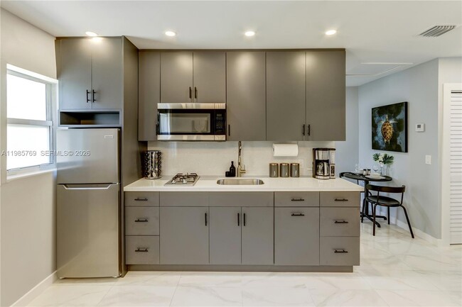 Photo - 2302 Taylor St Unidad 2