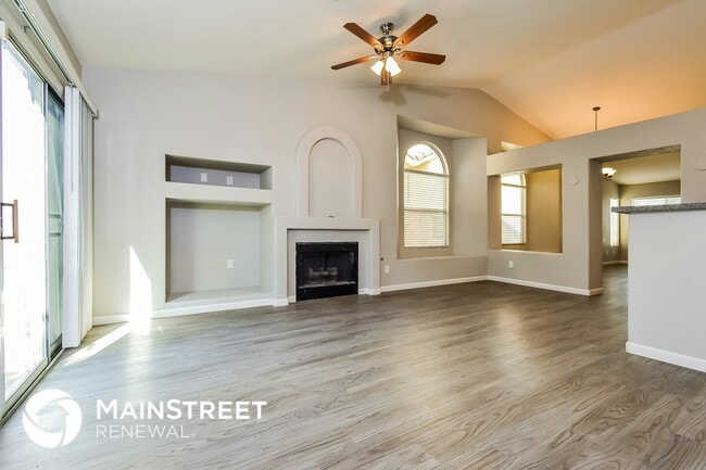 Photo - 1851 Grand Prairie Ave