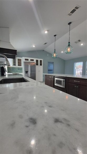 Photo - 614 Caribou Ct