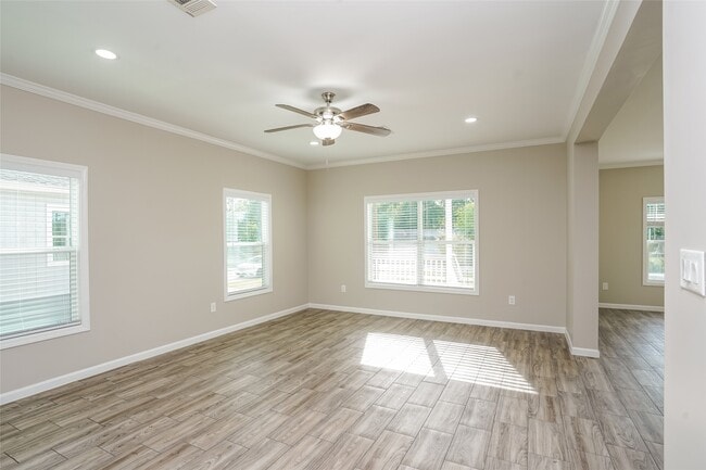 Photo - 9330 Crestview Dr