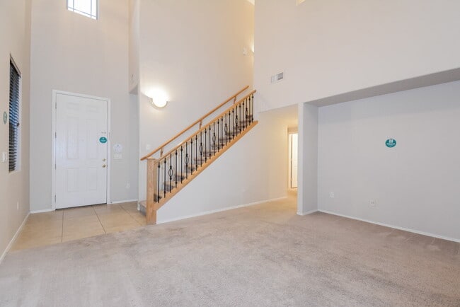 Photo - 462 E Calle De Ocaso